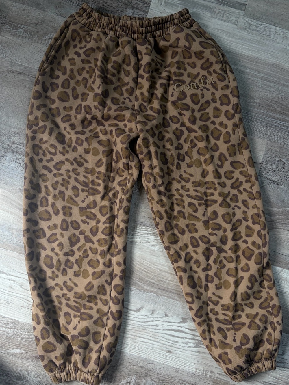 Comfrt YOUTH XL Leopard Print Joggers - Picture 2 of 4